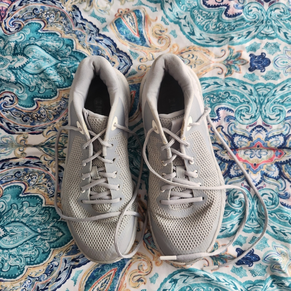 Under Armour Hovr basketball shoes